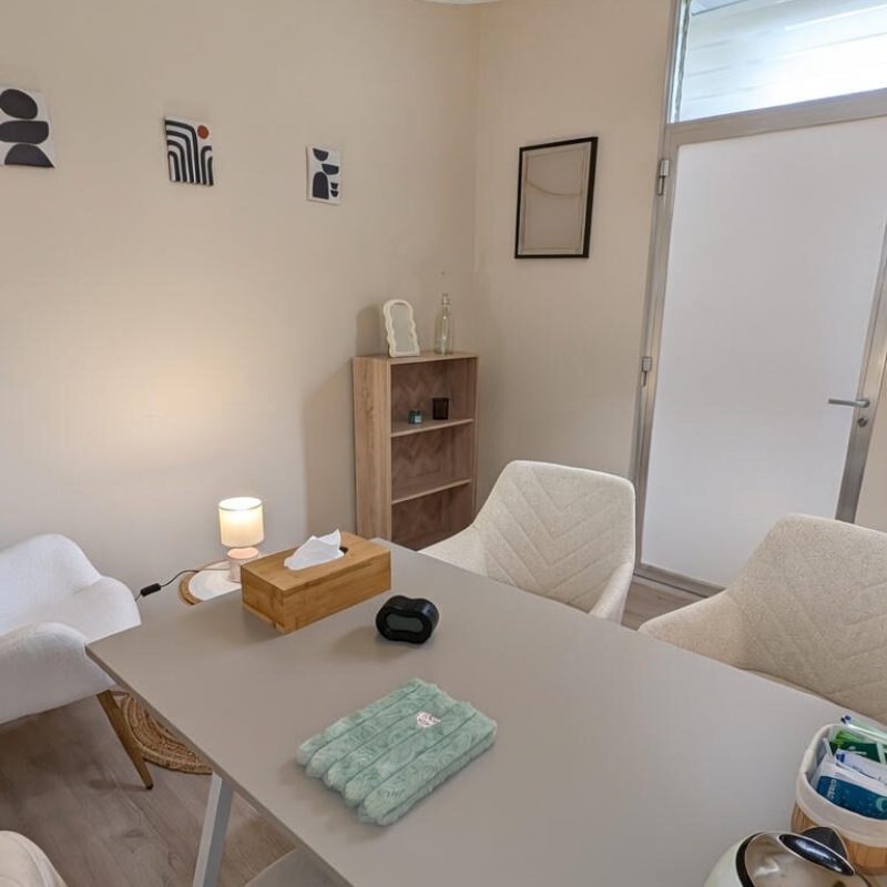 Sala de coworking con luz natural, tranquila y acogedora en Lekua